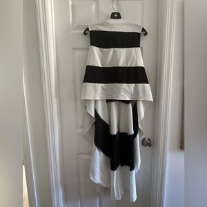 Gracia White and Black HiLo Blouse